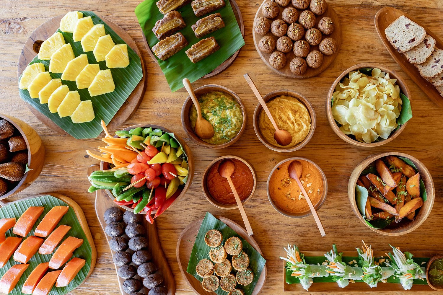 The shared table, food from the land